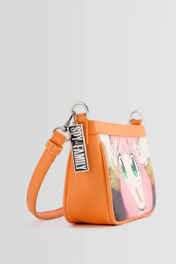 Miku En Bershka La Ropa Anime En La Moda Mainstream Futoi Karasu miku-en-bershka-la-ropa-anime-en-la-moda-mainstream-futoi-karasu